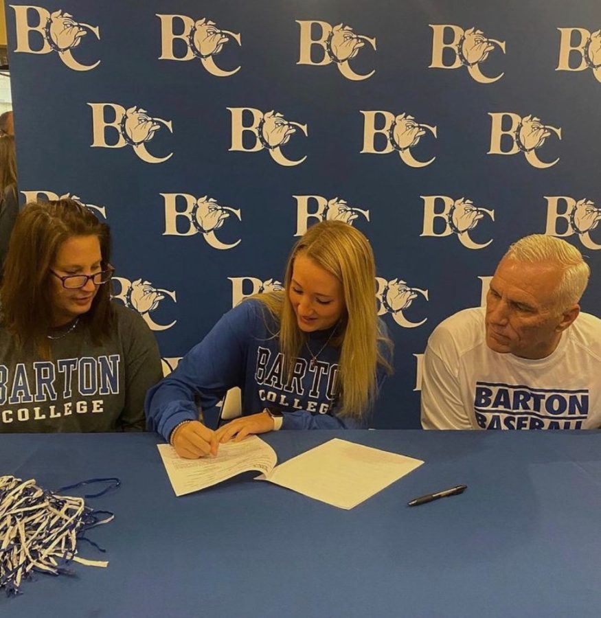 Student+athlete%2C+Bella+Lowery%2C+signs+on+to+Barton+College+for+Softball.