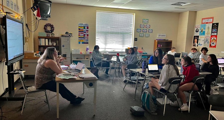 Students in Furches’ third-period class are captivated by the lesson. Every day, her Spanish students learn more and more from Furches, a teacher whom they find both inspirational and encouraging. 