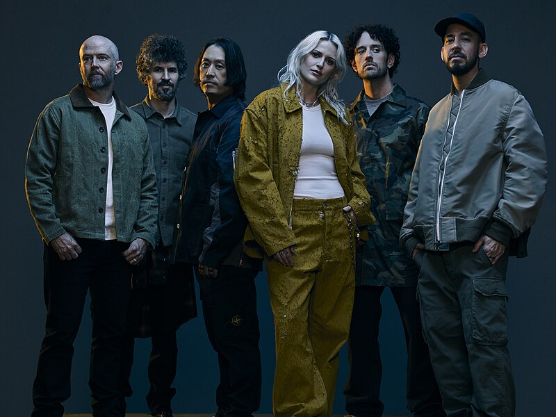 Linkin Park with new member Emily Armstrong (Photo courtesy of James Minchin III via Creative Commons)