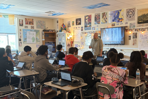 David Phillips guides students in a lecture in his American History class. Phillips encourages his students to engage in a discussion surrounding the importance of the humanities in everyday life.