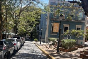 The roads of San Juan are rich in history and culture. Similarly, the development of its colorful residences is a story that goes beyond their aesthetic appeal. 